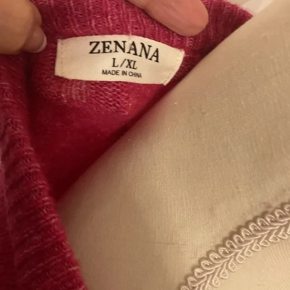 Women's Pink Sweater -NWT - Picture 14 of 16